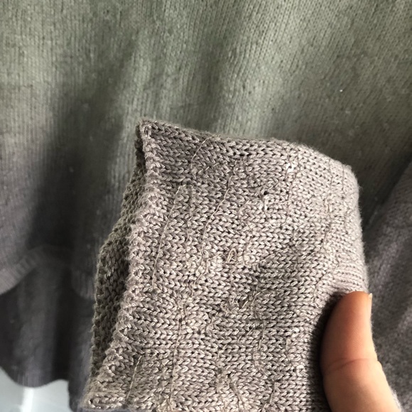 Cham Luu Sweater - Picture 4 of 5
